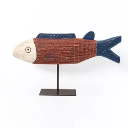 Deko Fisch aus Holz mit Ständer – bunt bemalt rotbraun