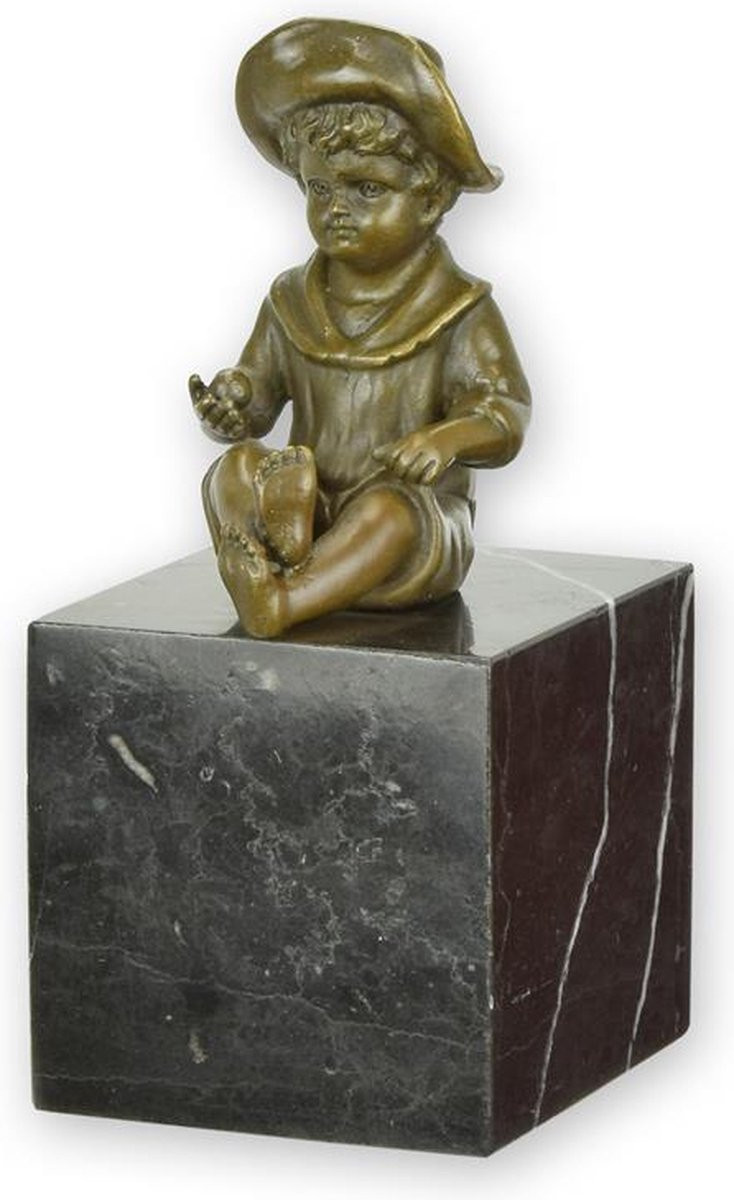 Zittende jongen bronzen beeld op marmer Hoogte: 15,2 cm