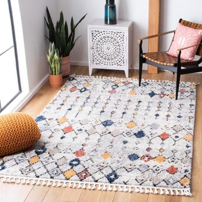 SAFAVIEH Morocco Viorika Boho Tassel Rug