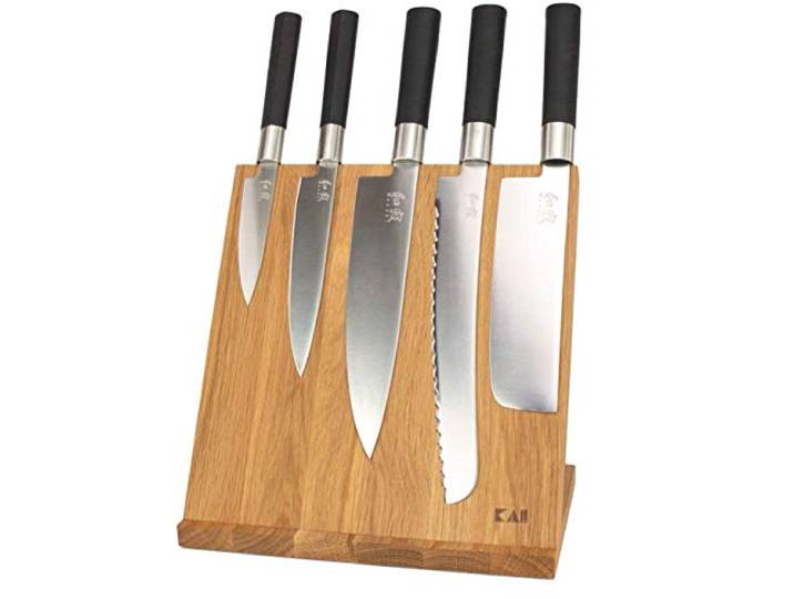 Kai Wasabi Geschenkset schwarz 67-W18, 5 superscharfe Messer KAI + Messerblock magnetisch aus Eiche DM-0821