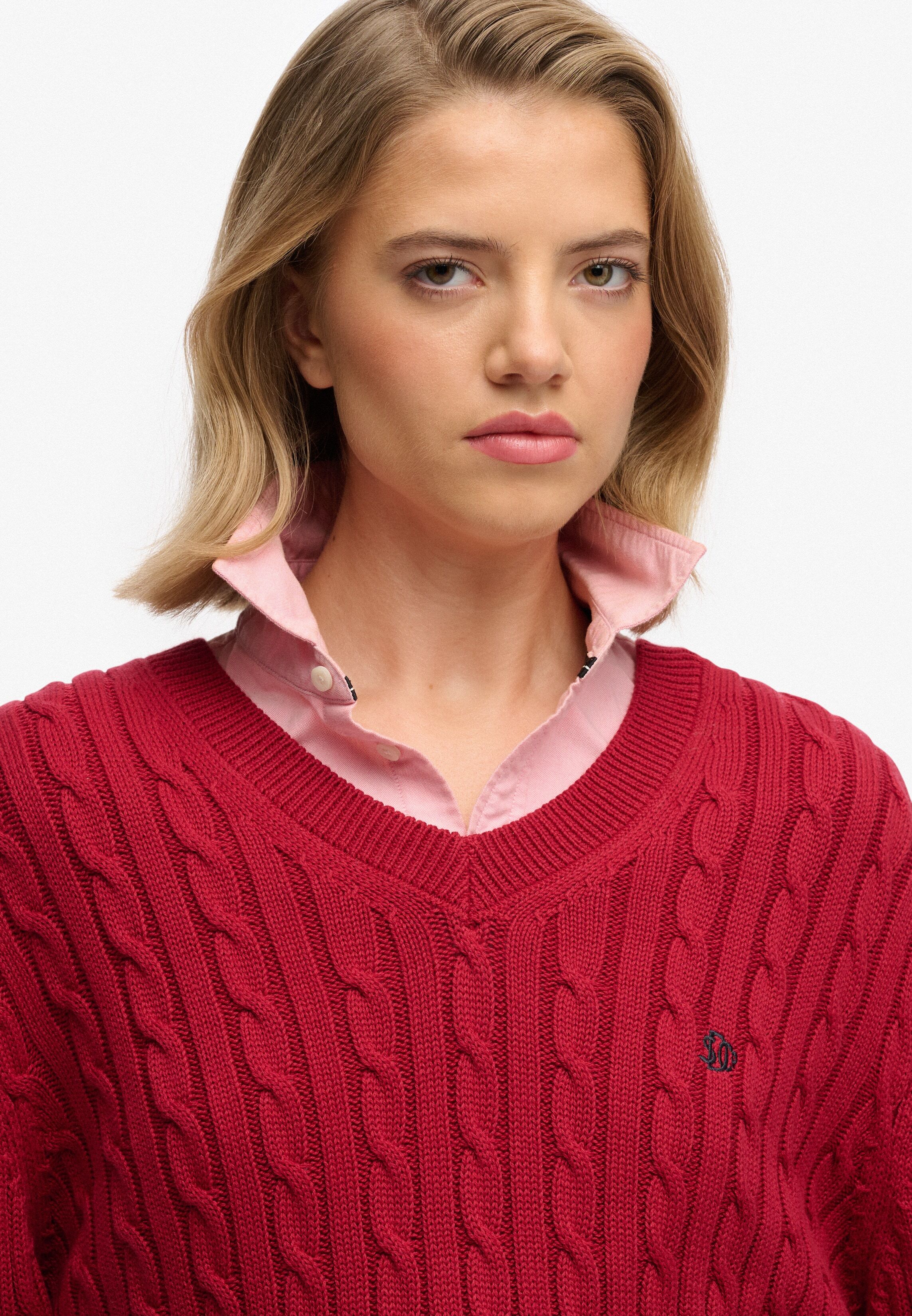 V-Ausschnitt-Pullover SUPERDRY "OVERSIZED CABLE V NECK JUMPER", Damen, Gr. XS, bordeaux rot, Strick, Obermaterial: 100% Baumwolle, unifarben, oversize normal, V-Ausschnitt, Bündchen, Pullover V-Ausschnitt-Pullover, Baumwolle, oversized Fit bordeaux rot XS