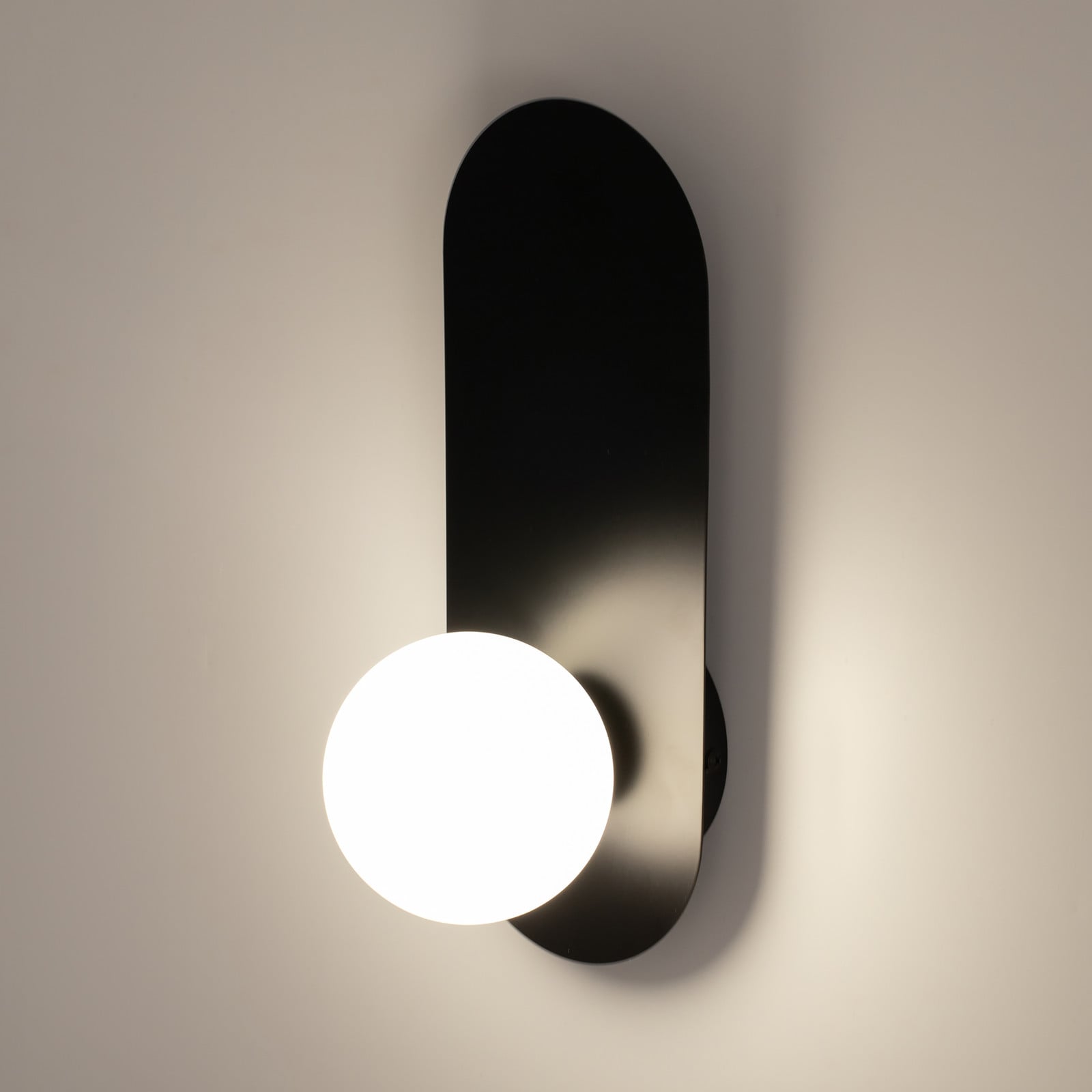 Maytoni Wandlamp Bao Ovaal Zwart/Wit Metaal en Glas G9