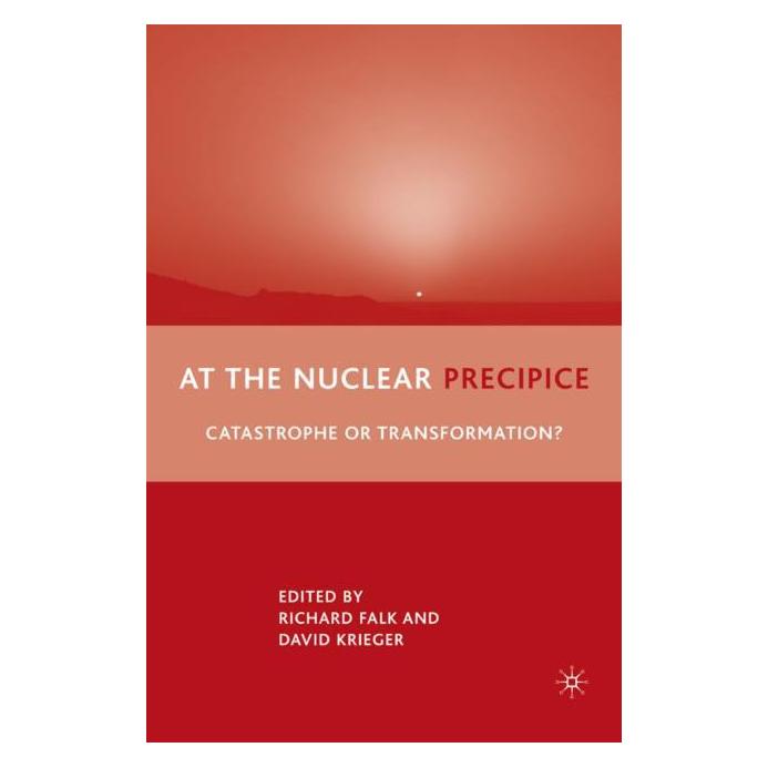 Palgrave Macmillan Krieger:At the Nuclear Precipice (Englisch, Hardcover, D. Krieger) (63041135)