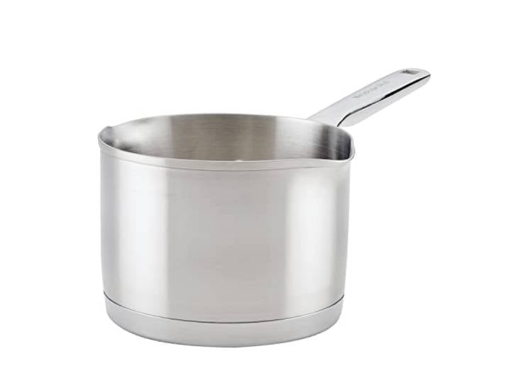 KitchenAid 71026 Stielkasserolle mit Ausgießer, 3-lagiger Boden, gebürsteter Edelstahl, 1,5 l