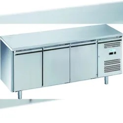ForCold by FIMAR 3-türiger Kühltisch. Automatisches Auftauen. Temperatur -2°C/+8°C.  Messen 179,5x60x85 cm (h). ForCold-Modell G-SNACK3100TN-FC