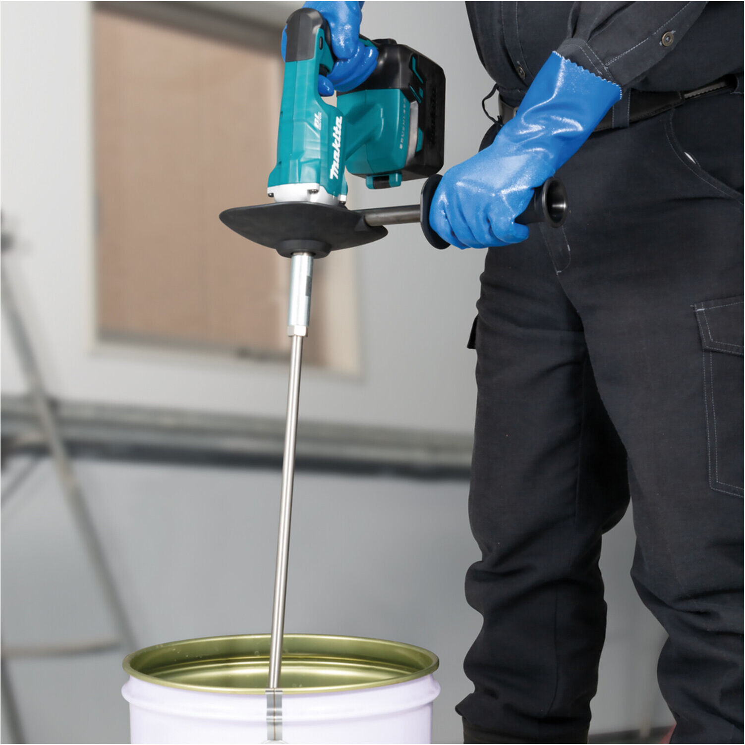 Makita DUT130Z Akku-Rührgerät   18 V  für Mörtel, Farbe oder Kleber  ohne Akku und Ladegerät  mit Rührquirl und Geschwindigkeitsregelung )