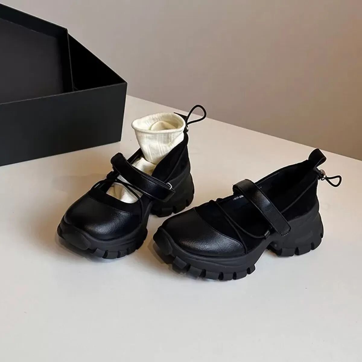 INF Platform Mary Jane Schuhe – Retro Klobige Sohle Sportschuhe mit Verstecktem Absatz Schwarz 40