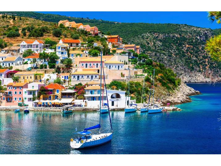 Fototapete PAPERMOON DORF AM MEER-KEFALONIA INSEL MEER BOOTE KLIPPEN STRAND , bunt, B:2,5m L:1,86m, Vlies, Tapeten, Fototapete