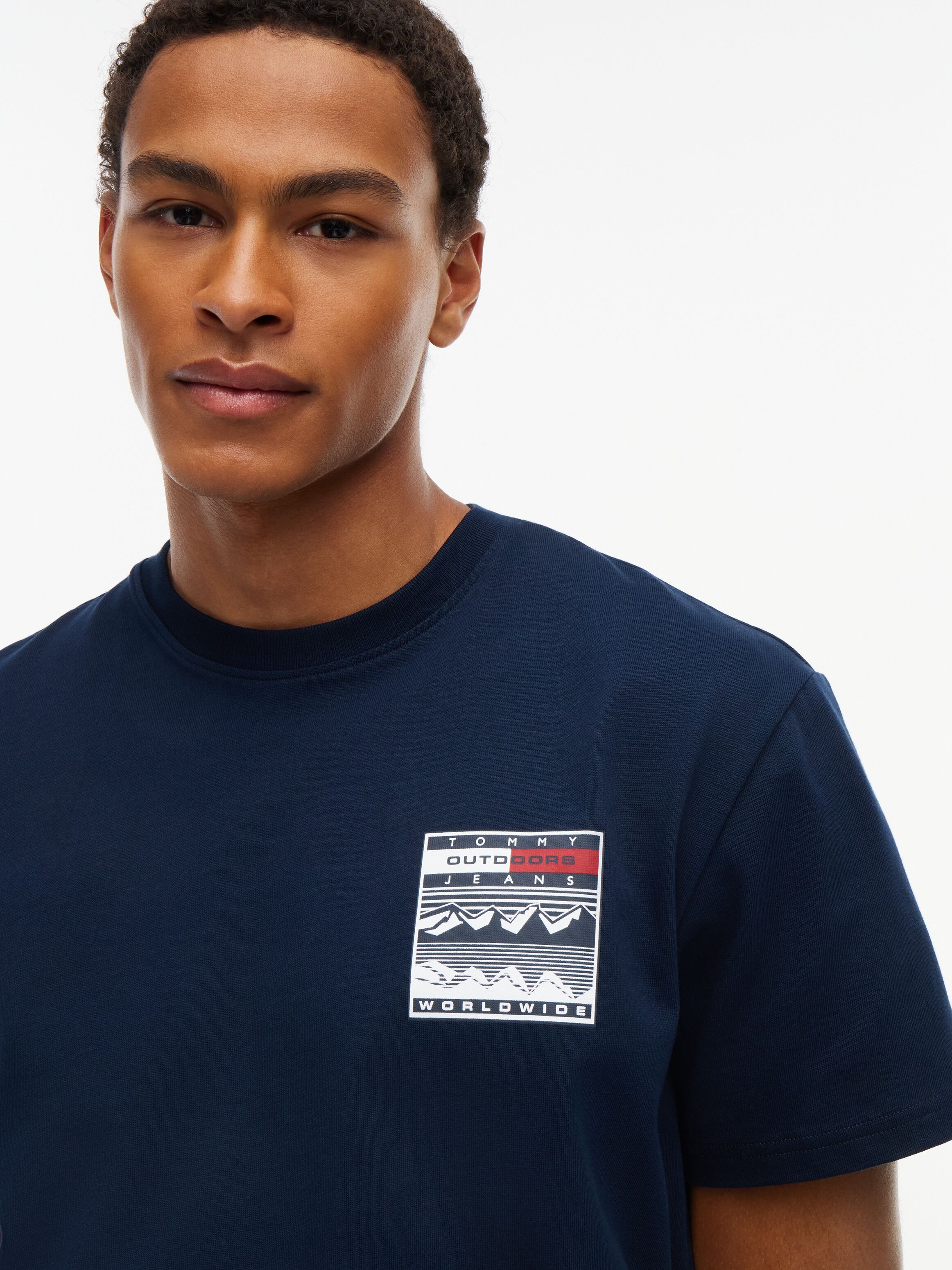 T-Shirt TOMMY JEANS "TJM RELAXED OUTDOORS", Herren, Gr. XL, blau (dunkelblau), Single Jersey, Obermaterial: 100% Baumwolle, relaxed fit, Rundhals, Shirts T-Shirt dunkelblau XL