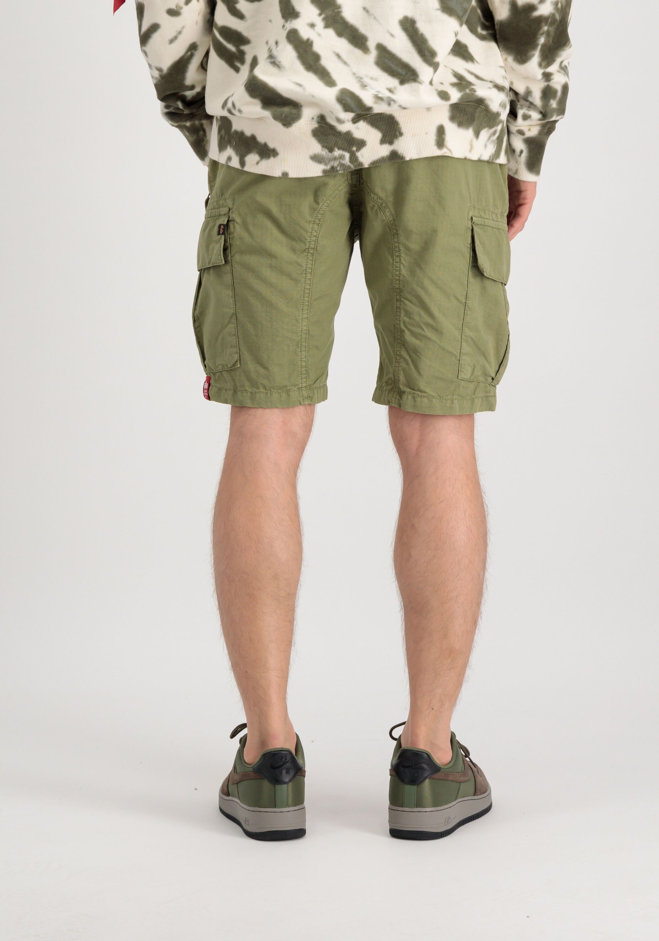 Sweatshorts ALPHA INDUSTRIES "Ripstop Jogger Short", Herren, Gr. M, Normalgrössen, grün (olive), Obermaterial: 100% Baumwolle, Hosen Sweatshorts olive M, Normalgrössen