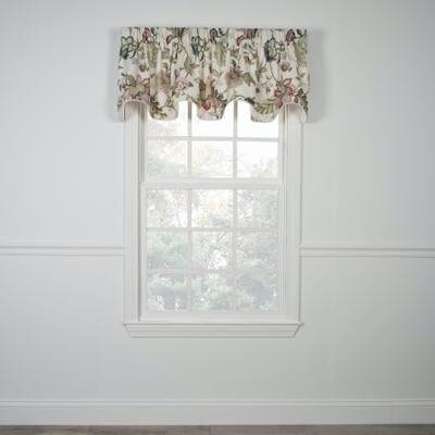 Brissac Lined Scallop Valance by Brissac in Red