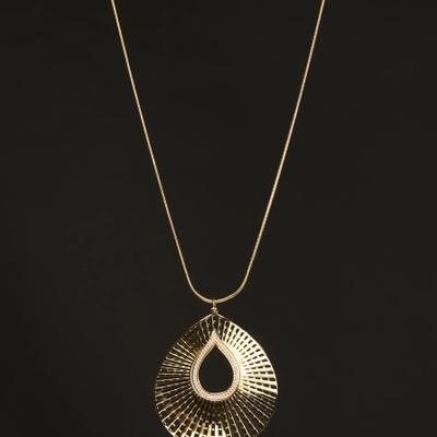 Lucky Brand Teardrop Pendant Necklace - Women's Ladies Accessories Jewelry Necklace Pendants in Gold, Size OneSize