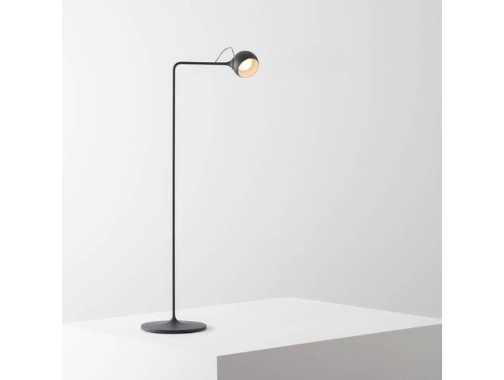 Artemide Designer Stehlampe Ixa Reading, dimmbar, schwarz, für Wohn- / Esszimmer, Metall, Design, Stehlampe