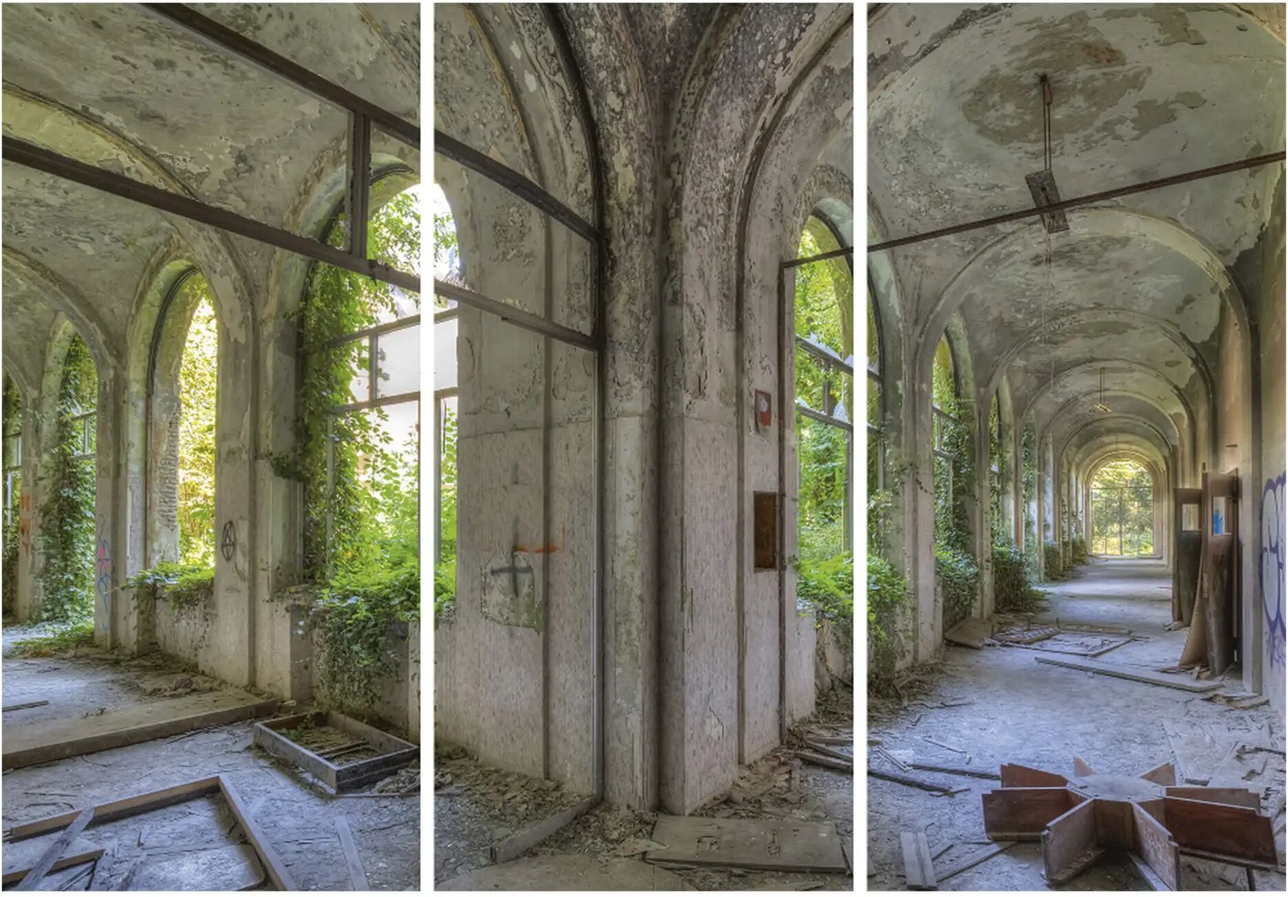 image LAND Lost Place Geteilter Flur