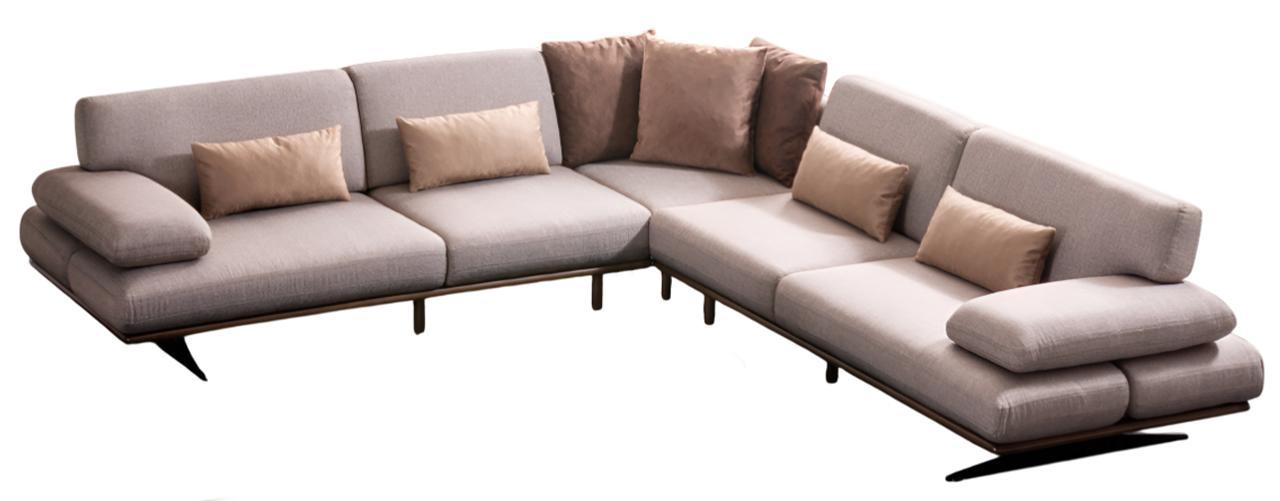 Beiges Wohnzimmer Ecksofa Designer L-Form Couch Metallfüße