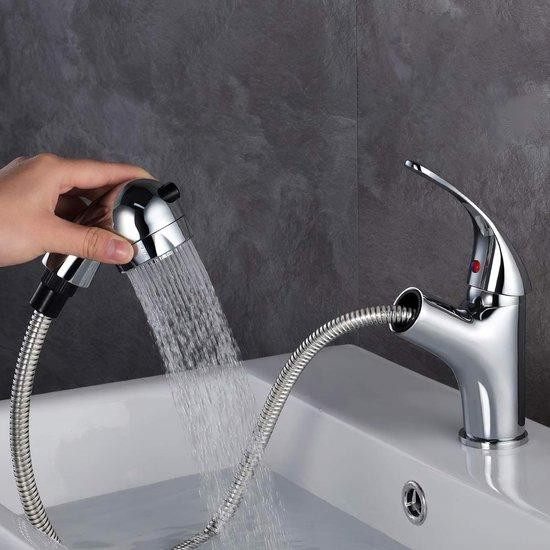 Hoge badkraan met uittrekbare spoeldouche voor de badkamer