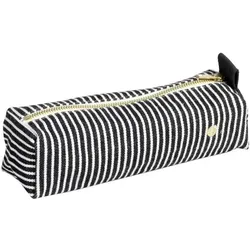 La cerise sur le gâteau, Etui, Basile