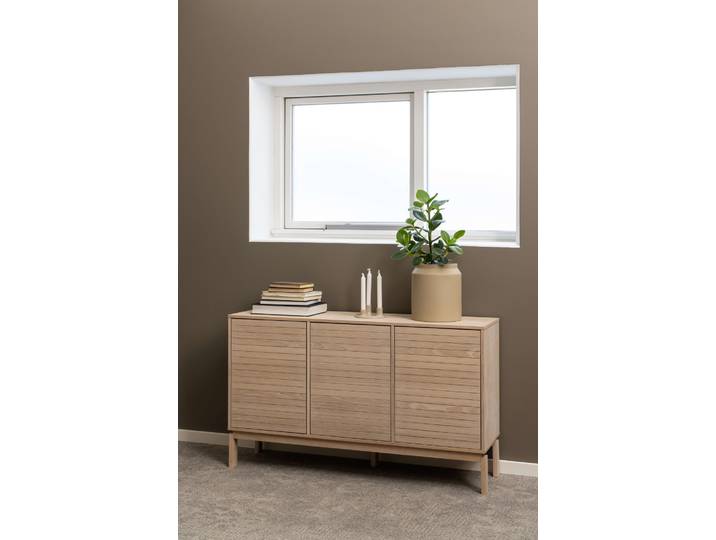 Sideboard ACTONA GROUP Linley Anrichte, gerillte Front , weiss (weiß pigmentiert,), B:135,4cm H:80cm T:40cm, Sideboards, Sideboard, Eiche furniert, 3 Türen, 3 Einlegeböden, Lamellenfront