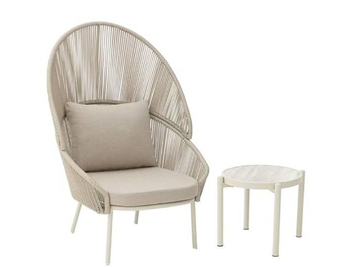 DRW Set aus Sessel + Außentisch aus Aluminium in Weiß und Natur, 143 x 96 x 89 cm