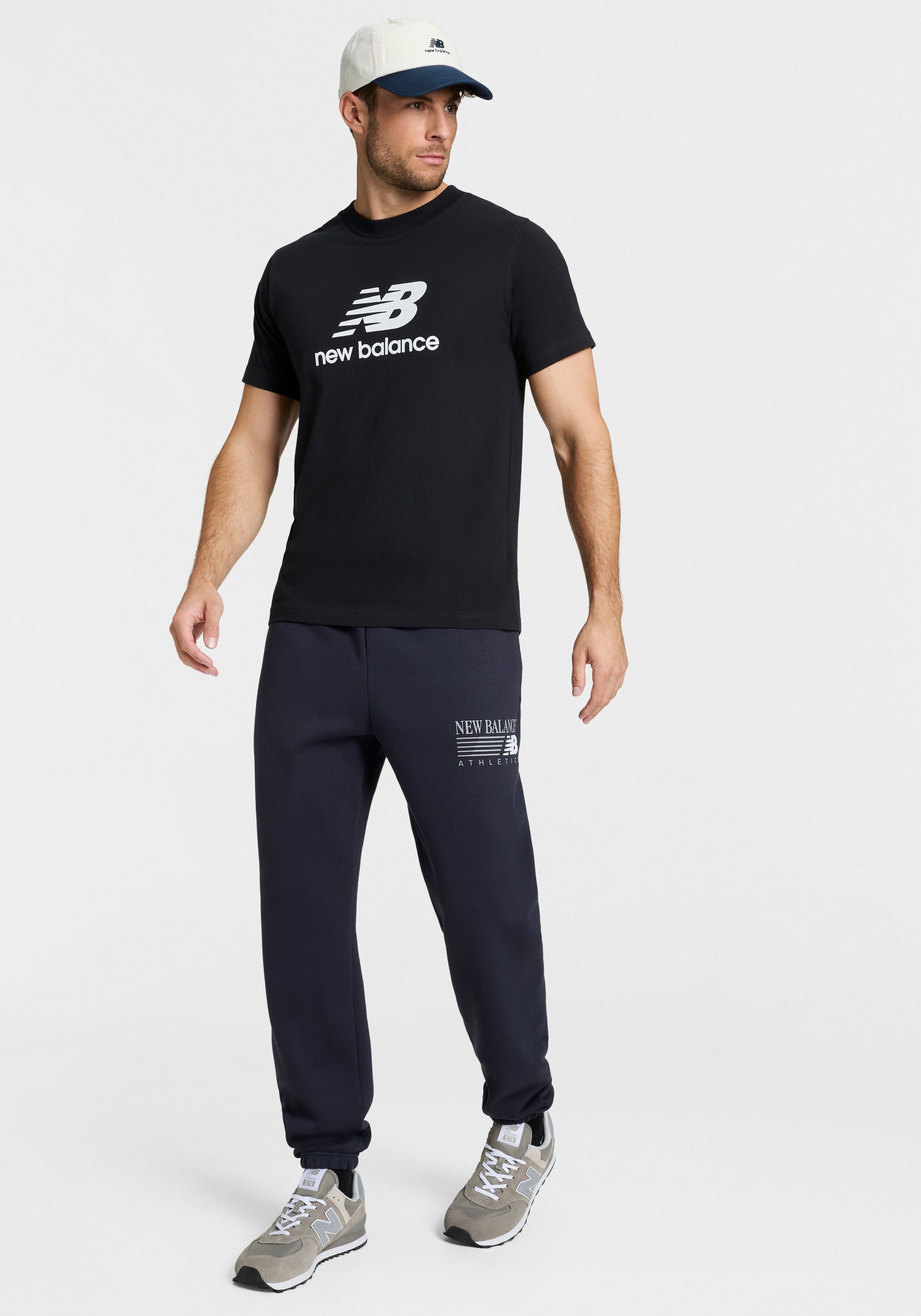 Sweathose NEW BALANCE "REIMAGINED GRAPHIC FLEECE JOGGER", Herren, Gr. S, N-Gr, schwarz (schwarz night (dnt)), Obermaterial: 60% Baumwolle, 40% Polyester, Hosen Sweathose schwarz night (dnt) S, N-Gr