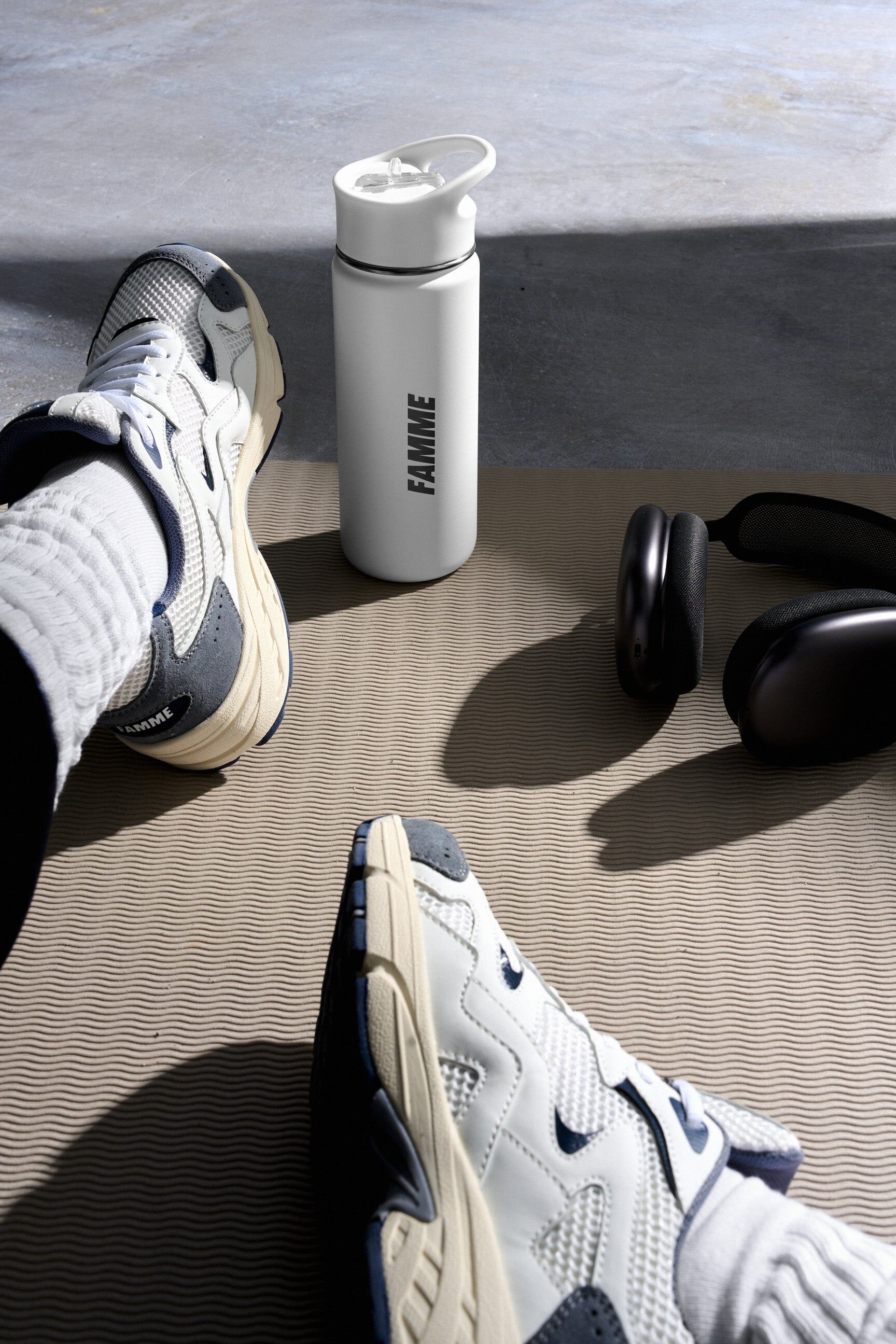 FAMME Performance Water Bottle White ONE SIZE