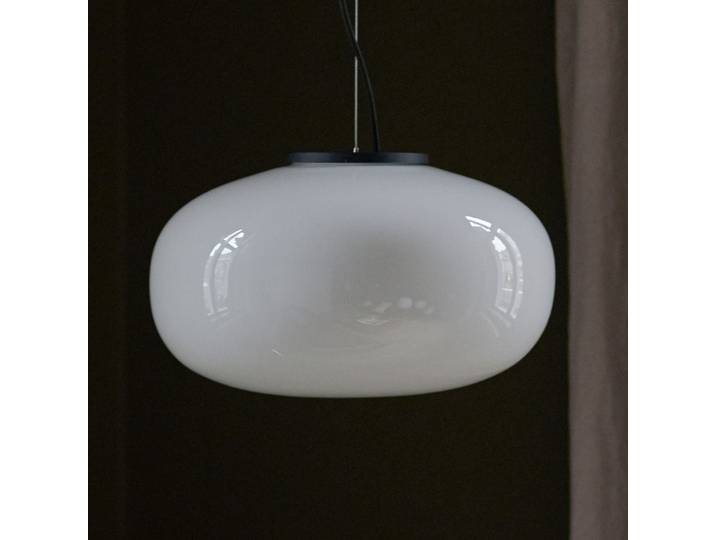 Karl-Johan Pendelleuchte Ø230 Opal Glass - New Works Karl-Johan Small - Wohnzimmer - Design - Einflammig
