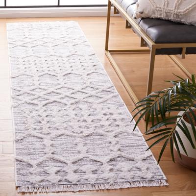 SAFAVIEH Augustine Yakut Rustic Moroccan Fringe Rug