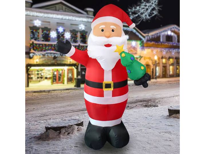 Père noël gonflable tenant une décoration d'arbre de noël, cour extérieure avec lumières LED, décor de fête du nouvel an