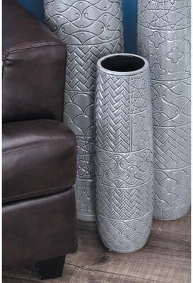 ARCILLA ELEMENTAL Gray Ceramic Vase with Varying Patterns