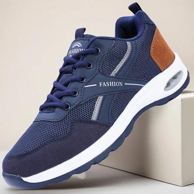 LightInthebox White and Grey Fashion Sneakers for Men – Comfortable Casual Shoes with Bold Branding, Ideal for Outdoor, Travel and Leisurewear