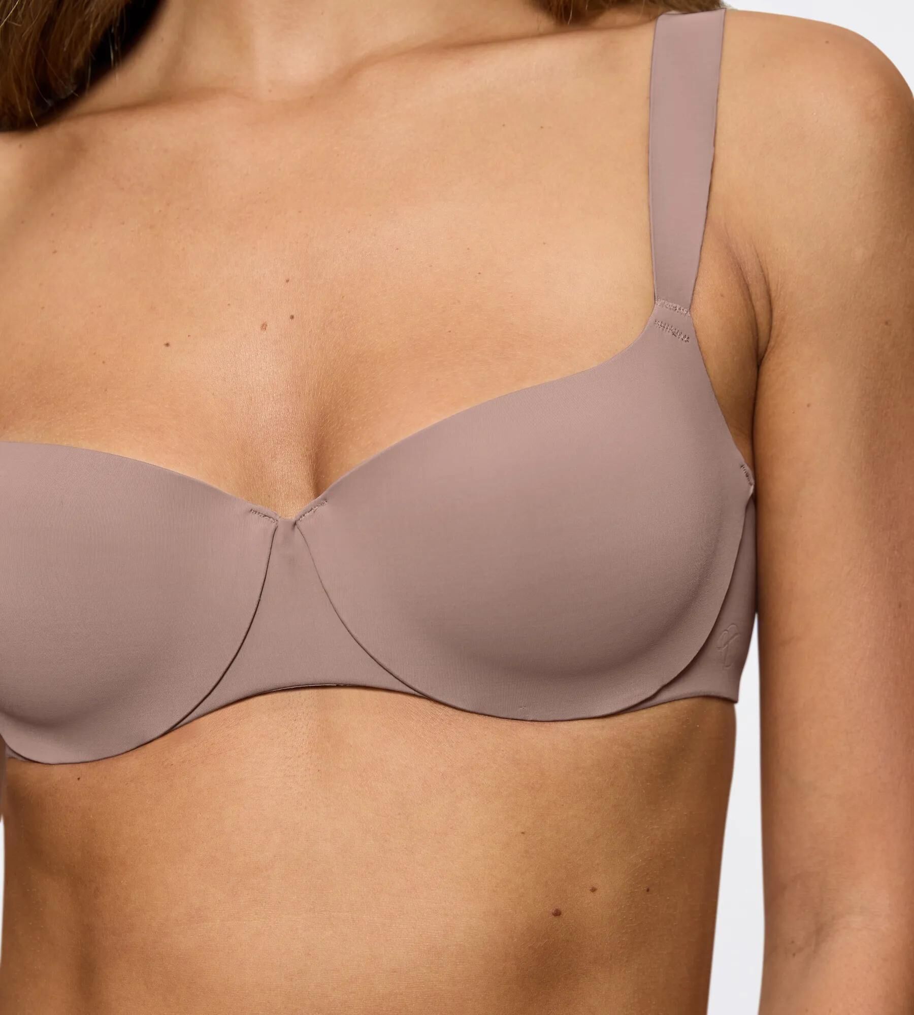 Balconette-BH TRIUMPH "Body Make-Up Illusion", Damen, Gr. 70, Cup B, beige (chocolate mousse), Microtouch, Obermaterial: 49% Polyamid, 36% Polyester, 15% Elasthan, unifarben, Basic, BHs Balconette-BH, Komfort Bügel, gefüttert, seidenweiche Microfaser, atm