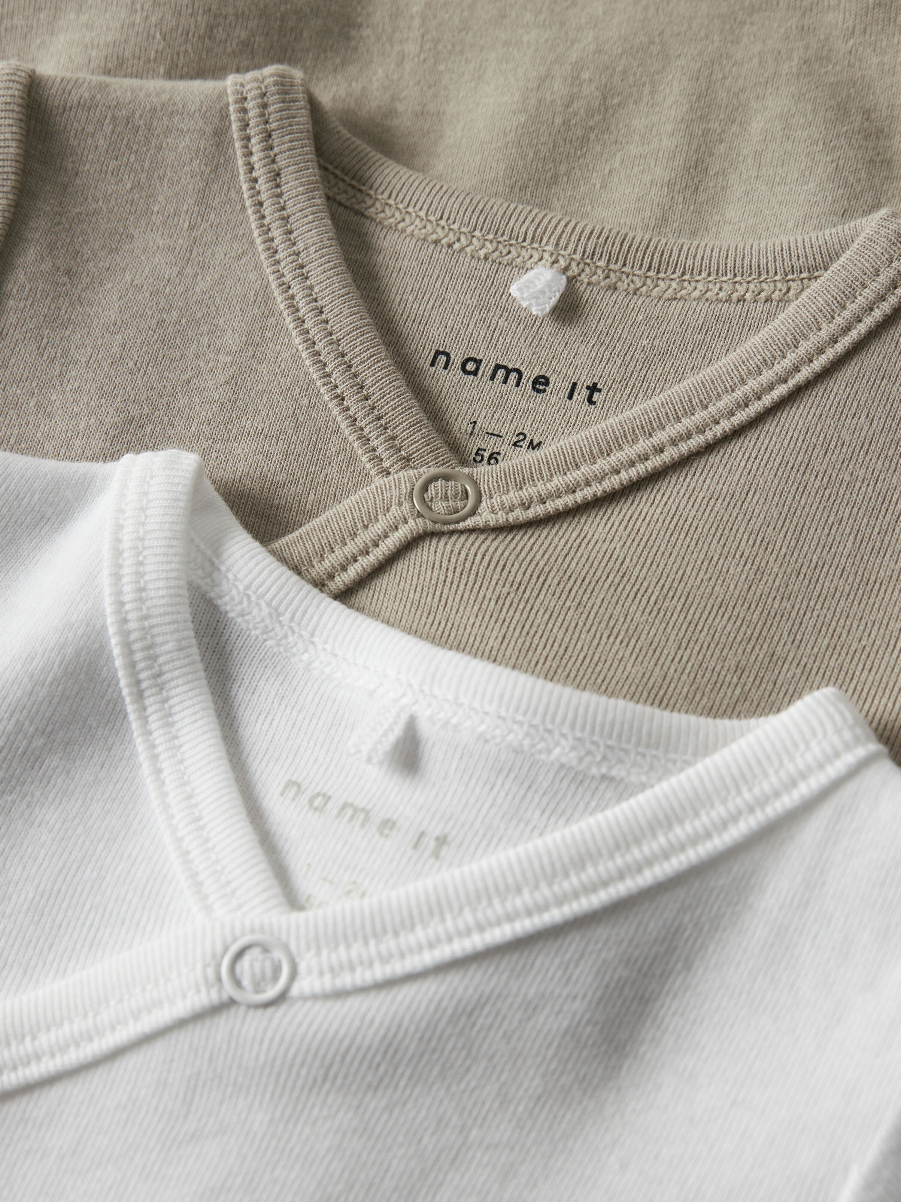 Body NAME IT "NBNBODY 2P LS WRAP SOLID NOOS", Jungen, Gr. 68, N-Gr, weiß (pure cashmere pack:w, hellweiß), Sweatware, Obermaterial: 100% Baumwolle, unifarben, regular fit, Rundhals, Bodys Body