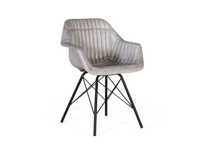 Chaise rembourrée en cuir gris avec dossier rembourré et incliné