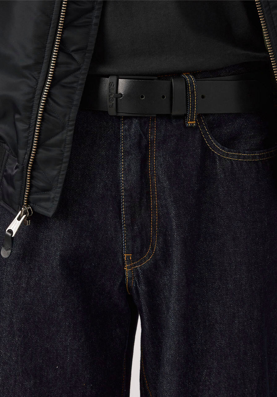 Ledergürtel LEVI'S "NEW DUNCAN", Damen, Gr. 100, schwarz (caviar), Rindsleder, Basic, Gürtel Ledergürtel, mit Logoprägung auf der Schliesse caviar 100