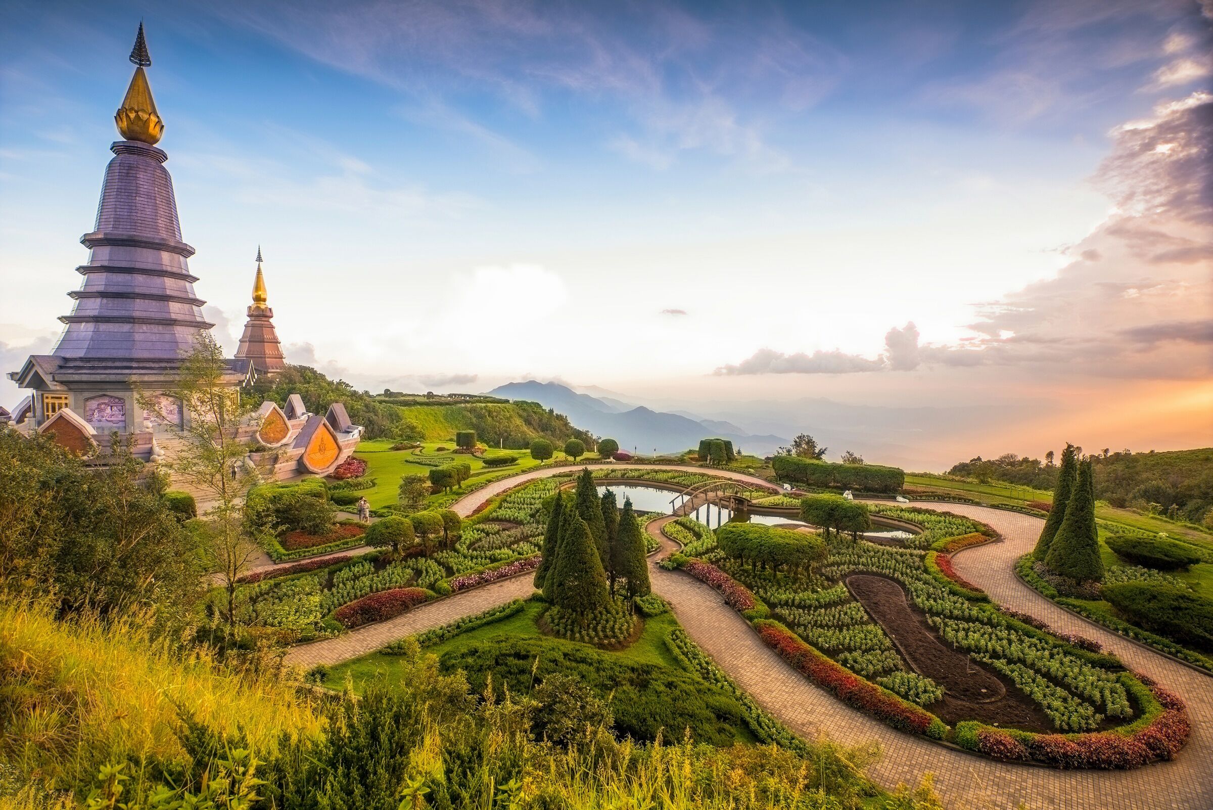 Fototapete PAPERMOON "CHIANG MAI PAGODEN-THAILAND GARTEN WOLKE SONNE PANORAMA", bunt, B:5m L:2,8m, Vlies, Tapeten, Fototapete bunt B/L: 5m x 2,8m, Bahnen: 10 Stk.