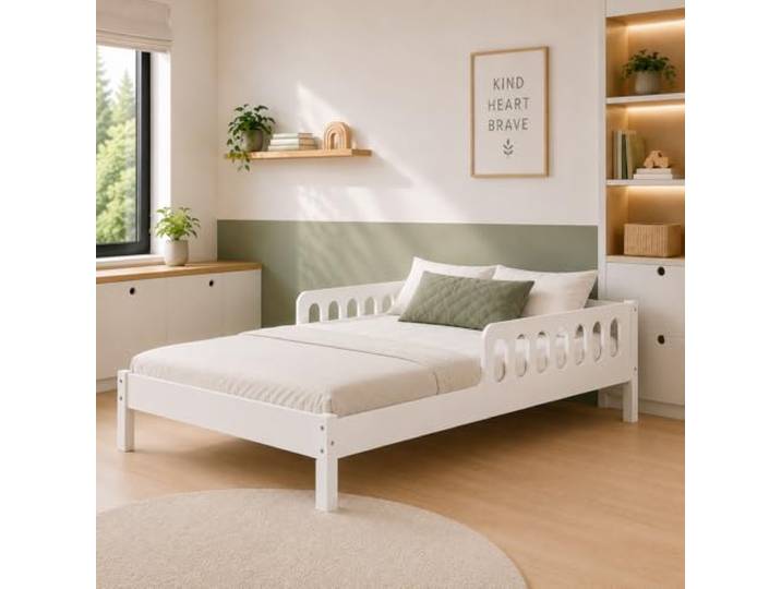 CADANI Finn Kinderbett 120x200 Weiß - Jugendbett mit Schutz & Lattenrost Kinderbett ab 3 Jahren aus Kiefer massiv mit Roll-Lattenrost, 200 kg Tragkraft, abgerundeten Kanten, weißem Lack, Jugendbett