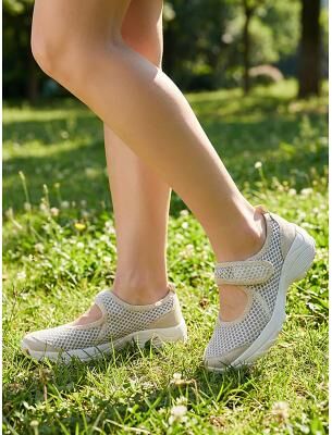 LightInthebox Women's Beige Hook-and-Loop Outdoor Walking Shoes - Supportive Cushioned Trail Sneakers for Hiking, Park Walks, Travel and Long-Time Wear