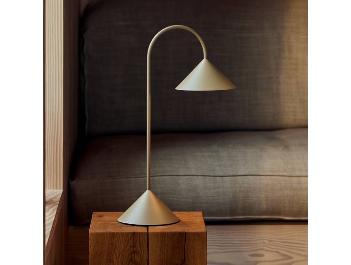 Lampe à poser LED rechargeable Grasp, gris sable, hauteur 47 cm, métal - FRANDSEN - Balcon - Design - À ampoule unique