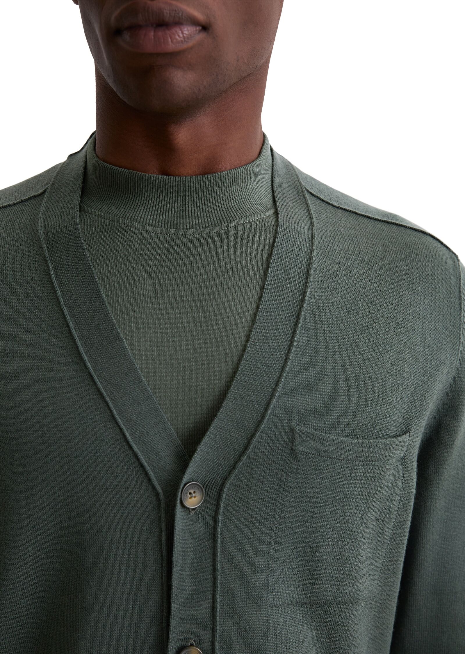 Marc O' Polo Strickjacke MARC O'POLO, Herren, Gr. L, grün (mangrove), Strick, Obermaterial: 100% Schurwolle, V-Ausschnitt, Rippbündchen, Strickjacken Strickjacke, regular fit aus weicher Merinowolle
