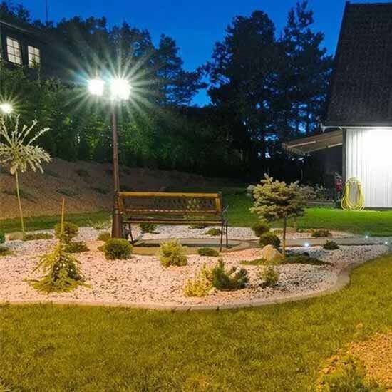 V-Tac Vt-738 Portalampada Lampione Lanterna Giardino In Alluminio Fissaggio A Terra 141cm Ip44 2xe27 - Sku 7061