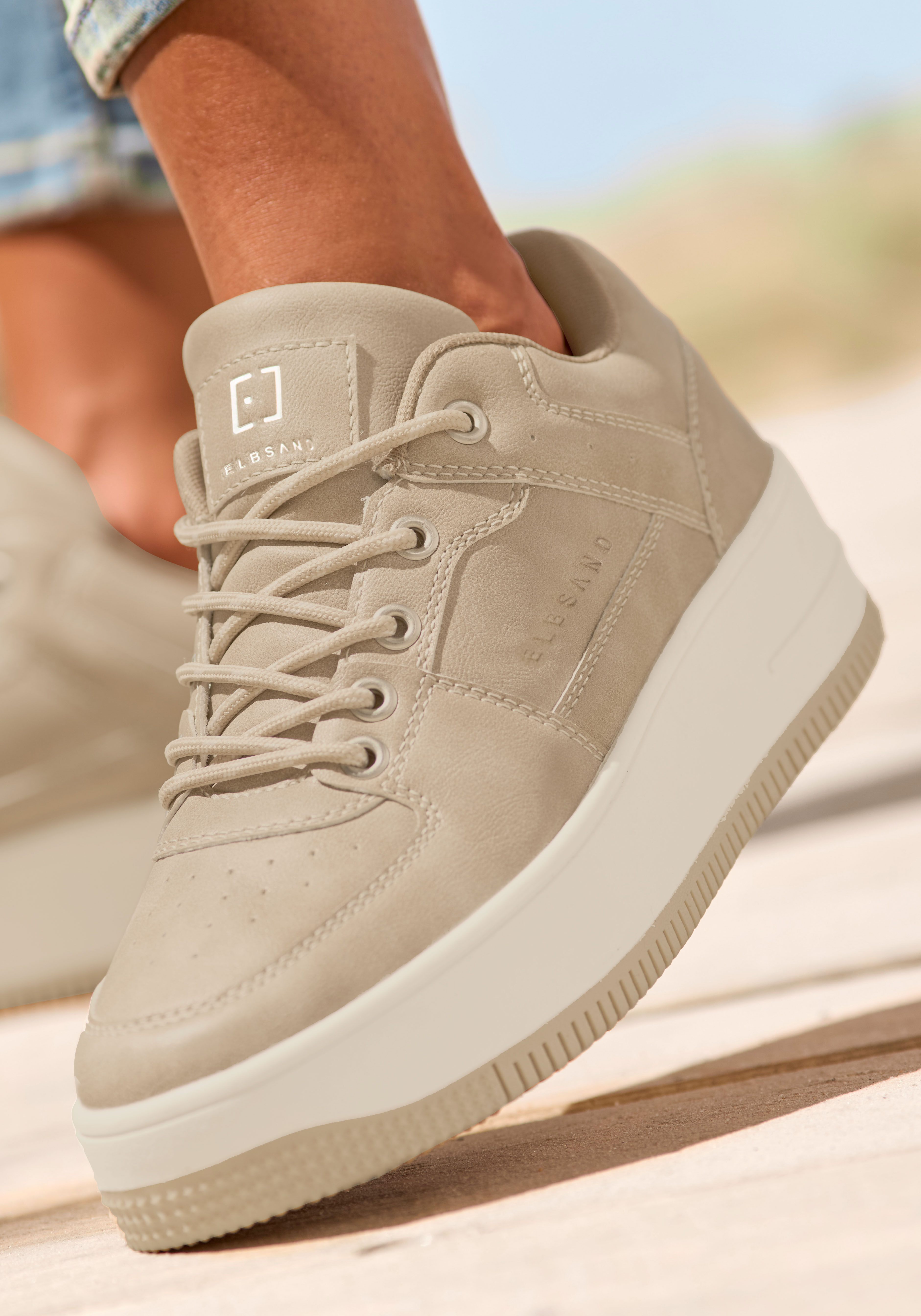Sneaker ELBSAND "Schnürschuh, Freizeitschuh, Halbschuh, Schnürhalbschuh, Turnschuh", Damen, Gr. 42, beige, Obermaterial: 100% Lederimitat. Decksohle: 100% Textilmaterial. Futter: 100% Textilmaterial. Laufsohle: 100% Synthetik, clean, unifarben, Schuhe Sne