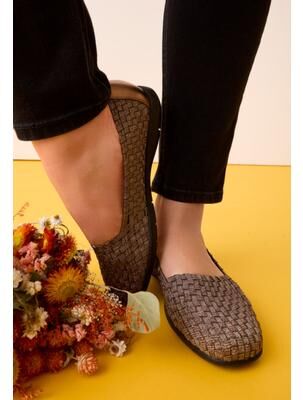 Women's The Bethany Stretch Woven Slip On Flat by Comfortview in Bronze (Size 8 M)