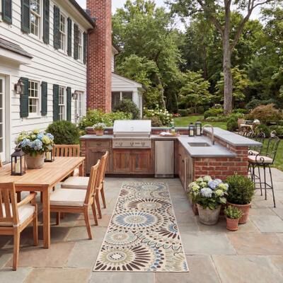 SAFAVIEH Veranda Sissy Indoor/ Outdoor Waterproof Patio Backyard Rug