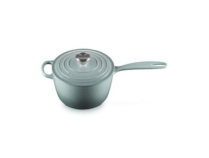 Le Creuset Emaillierter Gusseisen-Stielkasserolle, 2,25 l, Meersalz