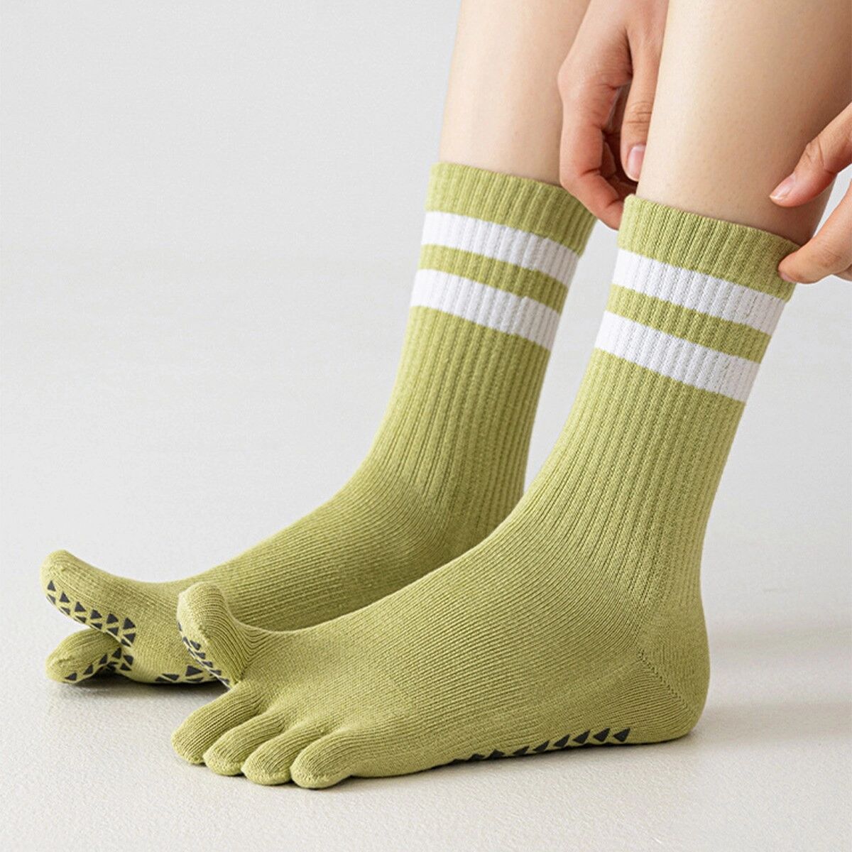 INF 8er-Set wadenhohe Baumwoll-Fünf-Zehen Anti-Rutsch Yoga-Socken – mehrfarbig, schweißabsorbierend, stoßdämpfender Grip