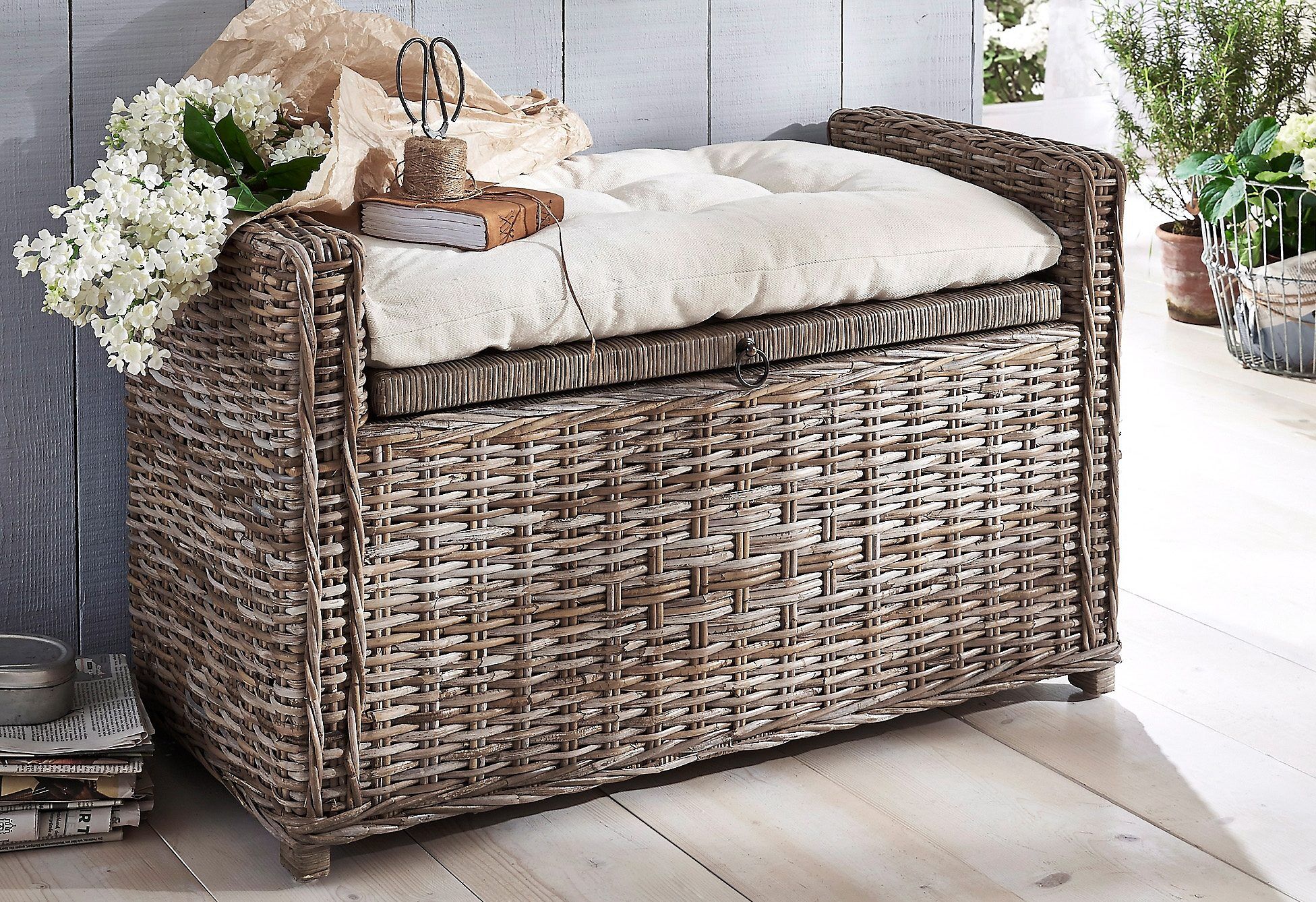 Sitzkissen, beige (creme, unifarben), B:42cm L:70cm, Polyester, HOFMANN LIVING AND MORE, Dekokissen_Sitzkissen_Kissenhüllen, Sitzkissen creme, unifarben B/L: 42cm x 70cm, 1 Stk.