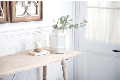 ARCILLA ELEMENTAL White Ceramic Handmade Vase
