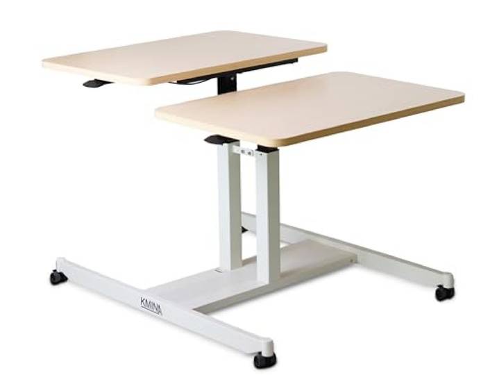 KMINA Betttisch doppelt höhenverstellbar, Pflegetisch pneumatisch, 90 cm Beige, Zwei Tischplatten aus Holz für Bettlägerige und Rollstuhlfahrer, Höhe 61 bis 85 cm, 4 Bremsrollen, Bis 25 kg