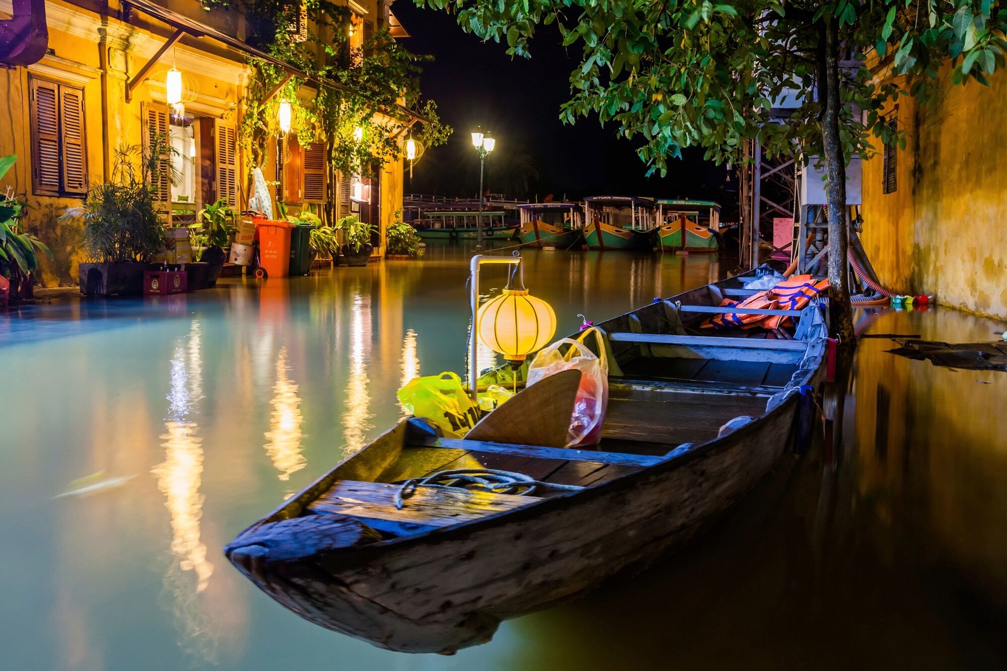 Fototapete PAPERMOON "HOI AN VIETNAM-FLUSS CANAL GASSE ALTSTADT BLUMEN MAUER", bunt, B:2,5m L:1,86m, Vlies, Tapeten, Fototapete bunt B/L: 2,5m x 1,86m, Bahnen: 5 Stk.