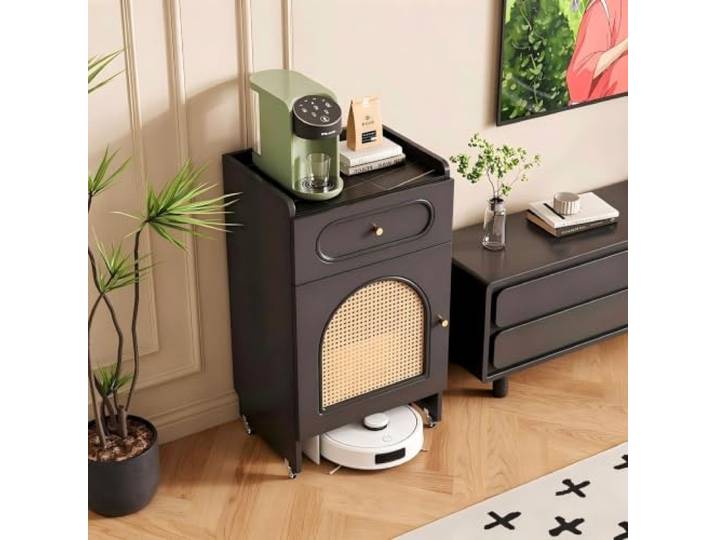 Moderner Aufbewahrungsständer für Saugroboter, Rattan Saugroboter Schrank Staubsaugerroboter Station mit Schublade und Feststellbaren Rollen – für Wohnzimmer, Esszimmer und Küche(Black)
